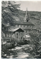 ALLEVARD LES BAINS - N° 2 A - L'EGLISE ET LE BREDA (C P M) - Allevard