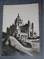 LA BASILIQUE DE LISIEUX - Lisieux