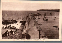 N°1860 W -cpa Binic -la Jetée Promenade Du Phare- - Binic