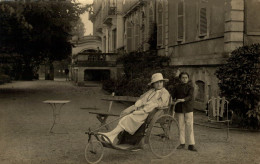 CARTE PHOTO MALADE EN FAUTEUIL SEPTEMBRE 1921 A IDENTIFIER - Photographie