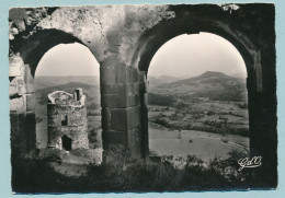 VALLEE DE SAINT-NECTAIRE - Vue Du Donjon Du Château De MUROL. En 1er Plan Ses Arcades Renaissance Et Tour Du Capitaine - Saint Nectaire