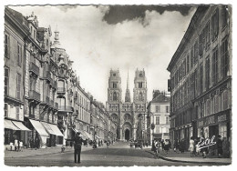 45  Orleans - La Rue Jeanne D'arc Et La Cathedrale - Orleans