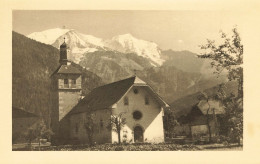 Servoz * Carte Photo * Un Coin Du Village Et L'église - Sonstige & Ohne Zuordnung