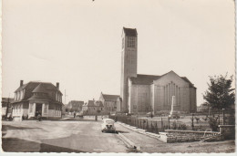 DEF : Calvados : Env.  De Caen : MONDEVILLE : Place  De L '  église , Voiture , Lucien - Other & Unclassified