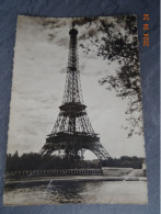 LA TOUR EIFFEL - Eiffelturm
