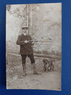 Chasseur Avec Son Chien. Chasse. Fusil. - Hunting