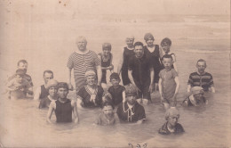 BAIGNEUSE ET BAIGNEUR(CARTE PHOTO) - Swimming