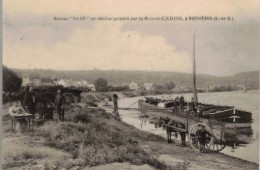 BONNIERES  BATEAU SILOE EN DECHARGEMENT PAR LA MAISON CARON - Bonnieres Sur Seine