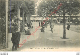 03.  VICHY .  Un Coin Du Parc . - Vichy