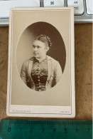 Réal Photo CDV Vers 1880 Jeune Femme  élégante Reutllinger  Paris - Ancianas (antes De 1900)