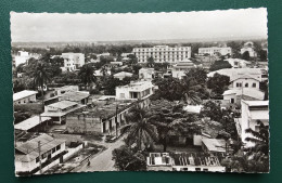 Douala, Quartier De L'Akwa-Palace, Lib "Au Messager", N° 1930 - Cameroon