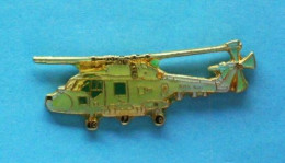 1 PIN'S //   ** HÉLICOPTÈRE / LYNX HAS Mk 8 / ROYAL NAVY ** . (J.Y. Ségalen ©) - Militares