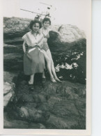 Photo Jeunes Femmes Dans Les Rochers Années 30 Format 6/9 - Guerra, Militari