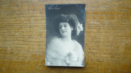 Ancienne Carte Assez Rare , Silhouette Ou Portrait De L'actrice Fédia De Férard - Scherenschnitt - Silhouette