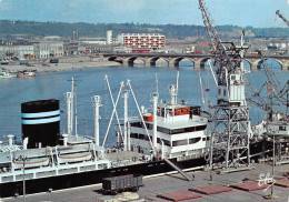 BORDEAUX  Un Cargo à Quai  38 (scan Recto Verso)MG2808 - Bordeaux