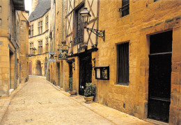 SARLAT Une Vielle Rue Ou Se Trouvent Les Restaurants Le Moulin Du Roy Et Le Bouffon   33 (scan Recto Verso)MG2828 - Sarlat La Caneda