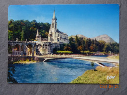 LA BASILIQUE - Lourdes