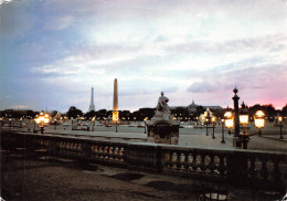 PARIS  La Place De La Concorde Illuminée    11 (scan Recto Verso)MG2841 - Paris By Night