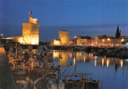 LA ROCHELLE Effet De Nuit Sur La Tour St Nicolas , Le Cours Des Dames   3 (scan Recto Verso)MG2844 - La Rochelle