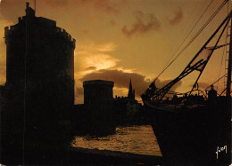 LA ROCHELLE Coucher De Soleil Sur Le Port   9 (scan Recto Verso)MG2844 - La Rochelle