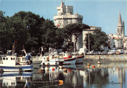 LA ROCHELLE  Les Bâteaux De Pêche Au Pied Des Tours  37 (scan Recto Verso)MG2856 - La Rochelle