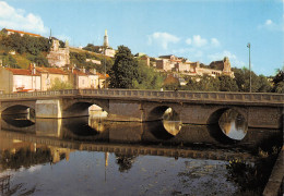 POITIERS   Le Pont Joubert Sur Le Clain, Et Notre Dame Des Dunes     9   (scan Recto Verso)MG2857 - Poitiers