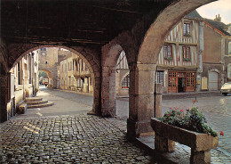 NOYERS SUR SEREIN  Place De L'Hôtel De Ville    8 (scan Recto Verso)MG2869 - Noyers Sur Serein