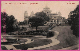 Ag3869  - INDIA - VINTAGE POSTCARD  - JEYPORE, The Museum And Gardens - India