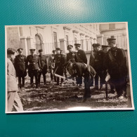 Foto Il Federale Antonio Lacava Durante La Premiazione Dei Concorsi Agrari - L'Aquila 19/01/1943 - Guerre, Militaire