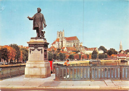 AUXERRE  La Statue De Paul Bert Et La Cathédrale St Etienne  26 (scan Recto Verso)MG2889 - Auxerre