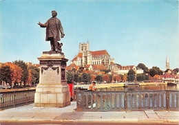 AUXERRE  La Statue De Paul Bert Et La Cathédrale St Etienne  27 (scan Recto Verso)MG2889 - Auxerre