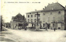 *CPA - 01 JUJURIEUX - Entrée De La Ville - Café De La Gare - Animée - Pas Courante - Sin Clasificación