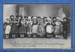 Carte Photo Enfant école Folklore Bourrée Auvergne Bretagne Coiffe Fête Des Lycée Et Collège 1913 Photo Gotté Bourges - Escuelas
