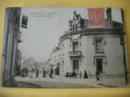 49 5910 RARE CPA 1904 - 49 VERN - CARREFOUR DES QUATRE ROUTES - ANIMATION - Autres & Non Classés