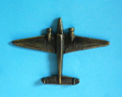 1 PIN'S //   ** AVION / LOCKHEED C-36A ELECTRA ** '3D ** - Militari