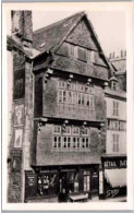 LANDERNEAU. -  Vieille Maison De La Place Du Marché. Avec Le Commerce D'épiceries Fines.   -  Non Circulée. . - Landerneau