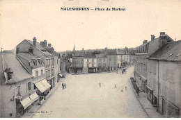 MALESHERBES - Place Du Martroi - Très Bon état - Malesherbes