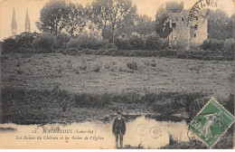 MACHECOUL - Les Ruines Du Château Et Les Flèches De L'Eglise - Très Bon état - Machecoul