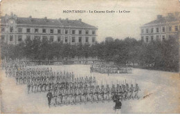 MONTARGIS - La Caserne Gudin - La Cour - état - Montargis