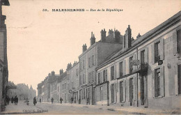 MALESHERBES - Rue De La République - Très Bon état - Malesherbes