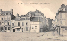 MAYENNE - Place Du Marché Et Rue De Baudais - Très Bon état - Mayenne