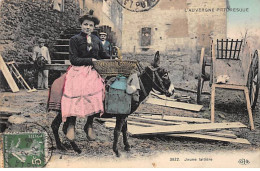 L'AUVERGNE PITTORESQUE - Jeune Laitière - état - Auvergne Types D'Auvergne