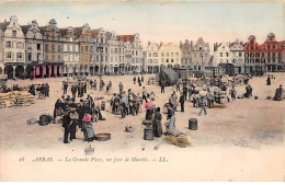 ARRAS - La Grande Place, Un Jour De Marché - Très Bon état - Arras