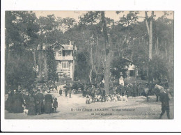 ARCACHON: La Place Brémontier Un Jour De Chasse - Très Bon état - Arcachon