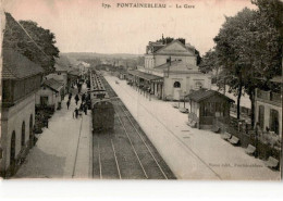 FONTAINEBLEAU: La Gare - Très Bon état - Fontainebleau