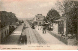 FONTAINEBLEAU: La Gare - Très Bon état - Fontainebleau