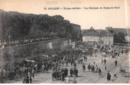 AVALLON - Un Jour De Foire - Vue Principale Du Champ De Foire - Très Bon état - Avallon