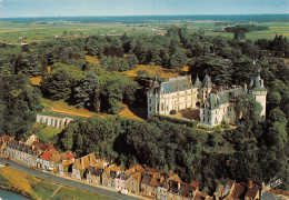 CHAUMONT-SUR-LOIRE   La Cour D'honneur Du Château Dominant La Ville, Vue D'avion   17 (scan Recto Verso)MG2896 - Otros & Sin Clasificación