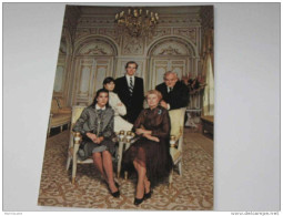 M570-   Monaco La Famille Princiére Le Prince Et La Princesse Grace  Caroline Et Stéphanie 1982 - Otros & Sin Clasificación