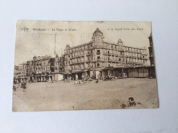 Carte Postale Ancienne (1932)  Wenduyne La Plage Et La Digue Et Le Grand Hôtel Des Bains - Wenduine